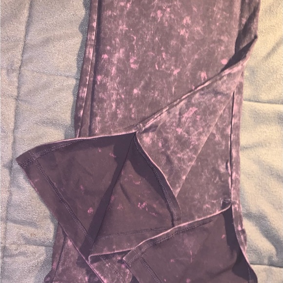 Victoria’s Secret Pink Mid-Rise Foldover Leggings & Cropped Iced Coffee Tie Dye - Picture 6 of 14